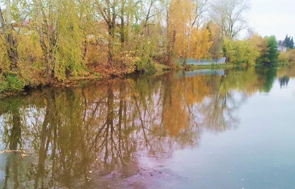 Поздняя осень и река