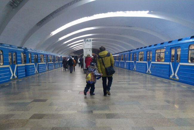 В метро