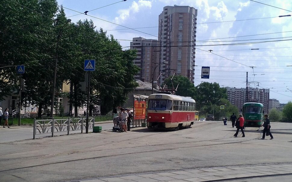 По городу на трамвайчике