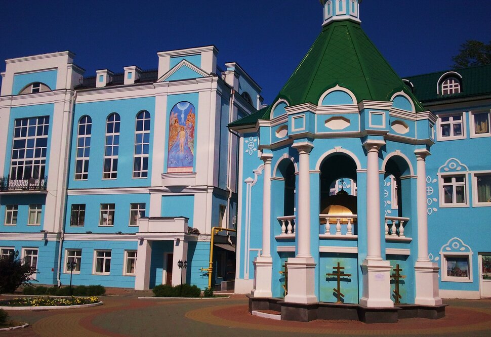 По родному городу