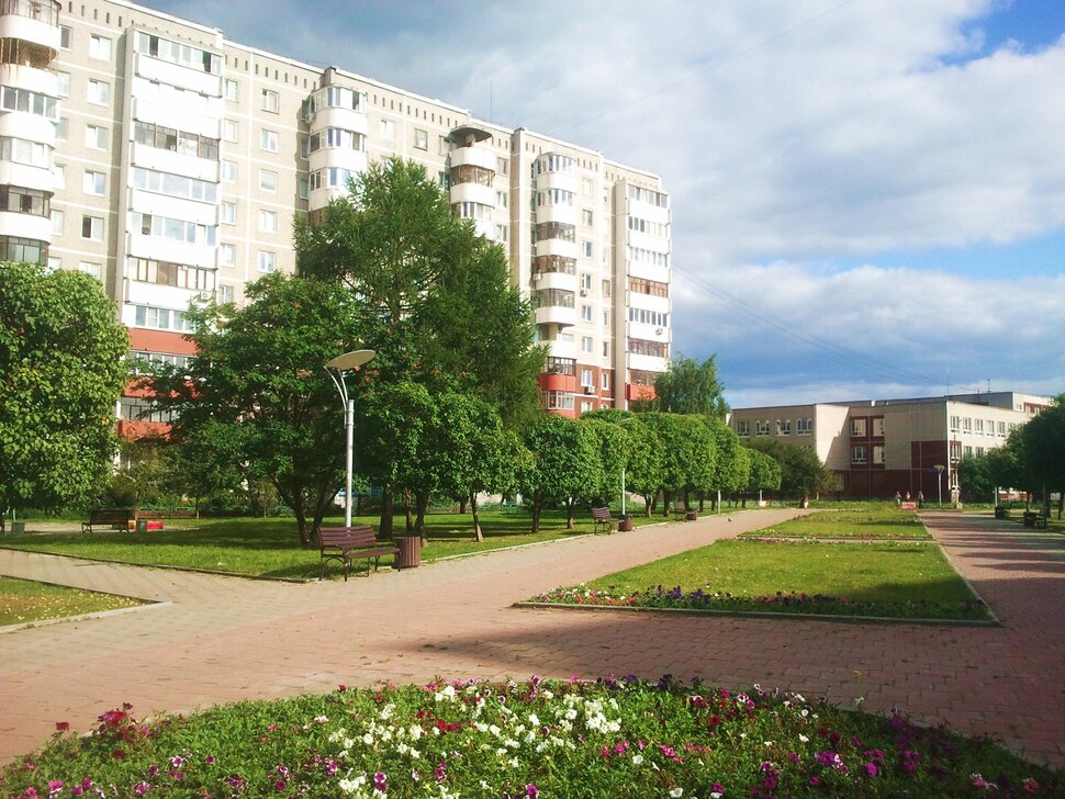 По бульвару
