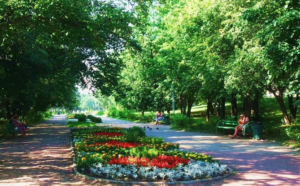 По бульвару