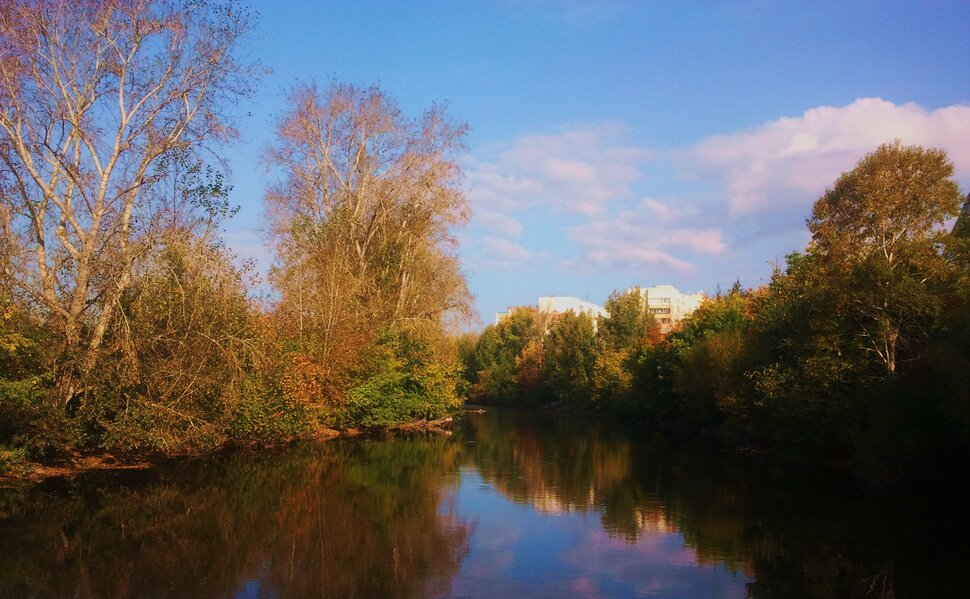 Осенью у реки