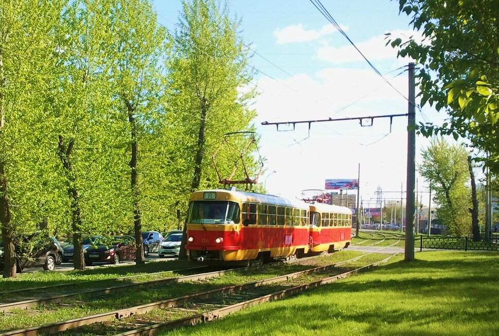 По проспекту