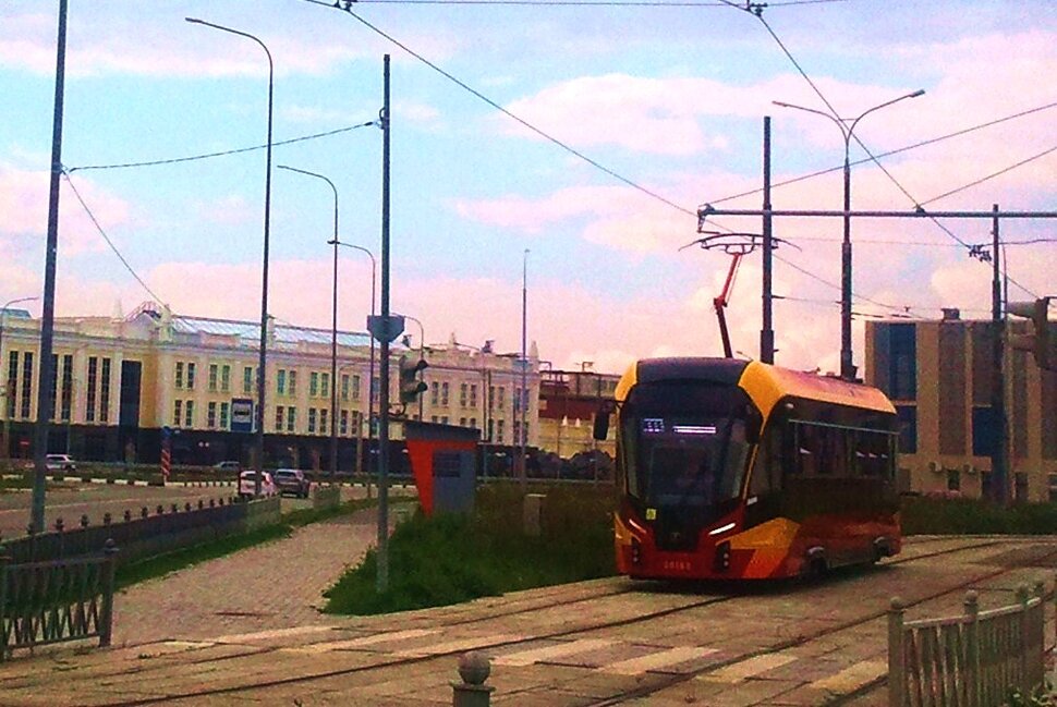 По проспекту