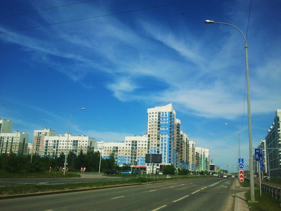 По проспекту