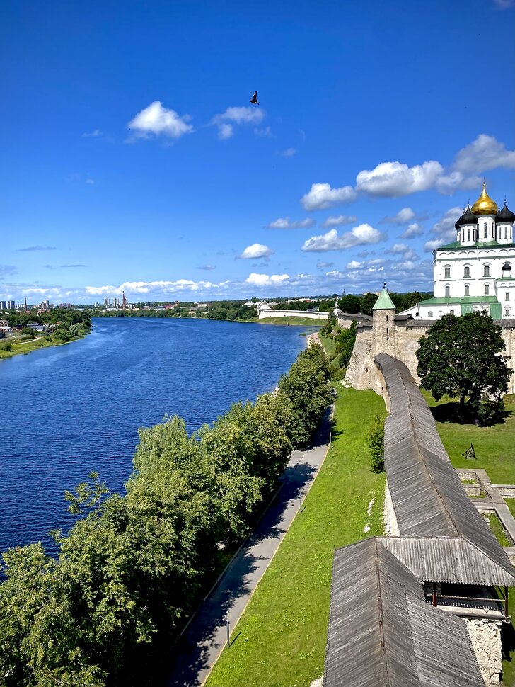 Река Великая. Псковский Кремль