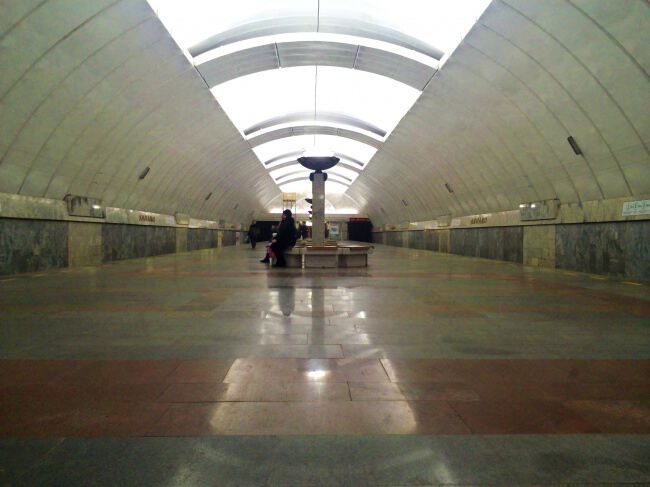 В метро