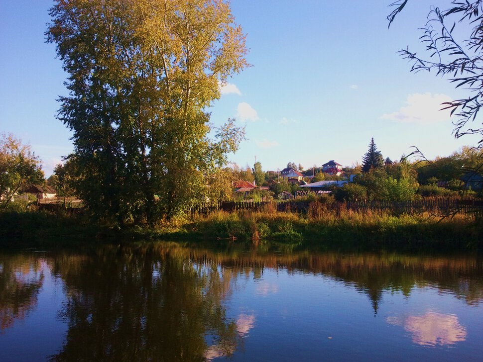 В тихий день у реки