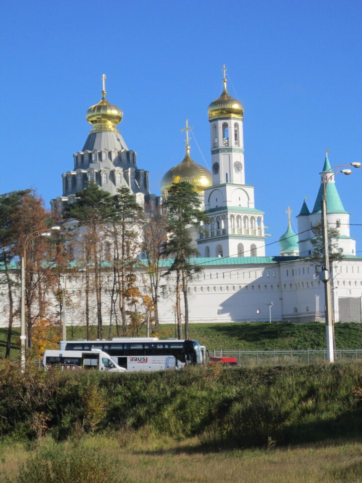 Вид на Воскресенский монастырь