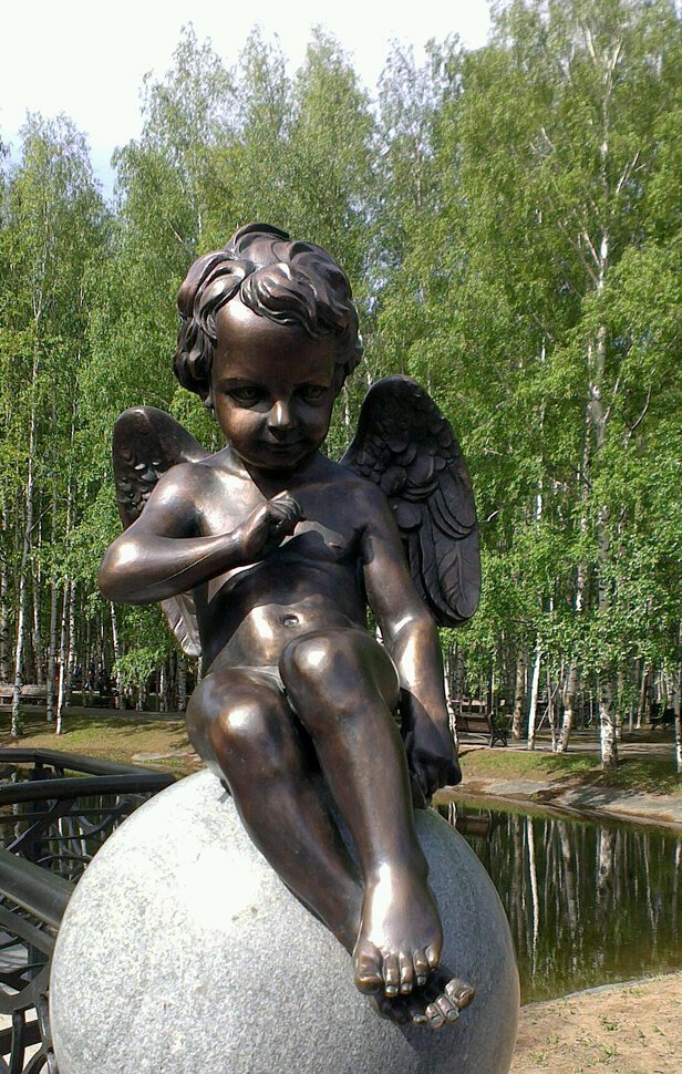 Ангелочек у прудика