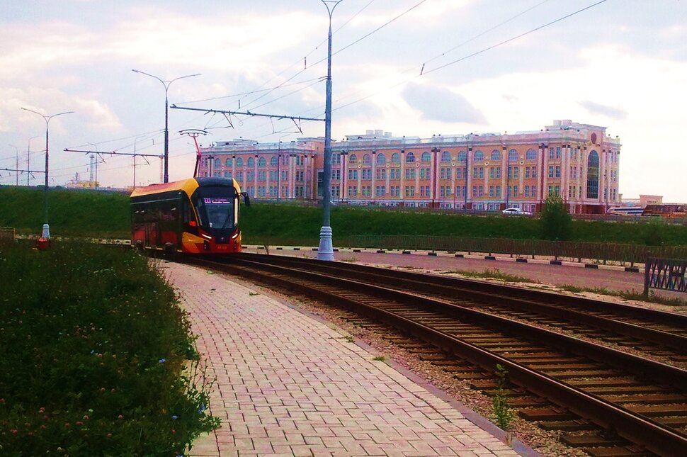 По проспекту