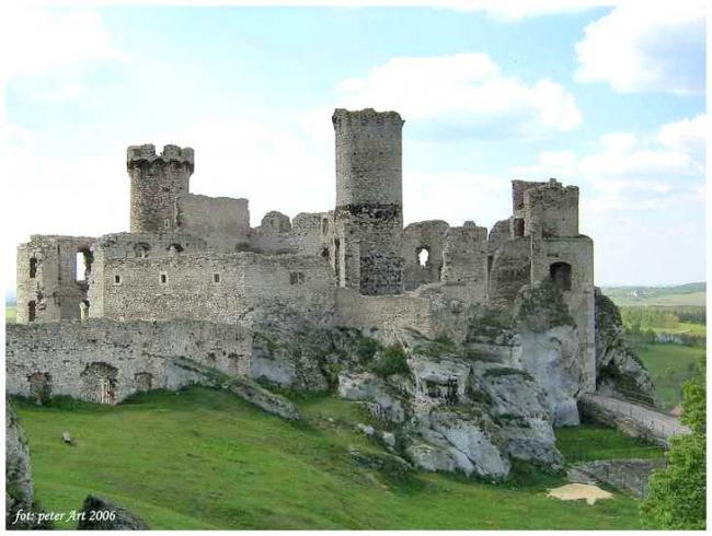 Замок в Огроденцу