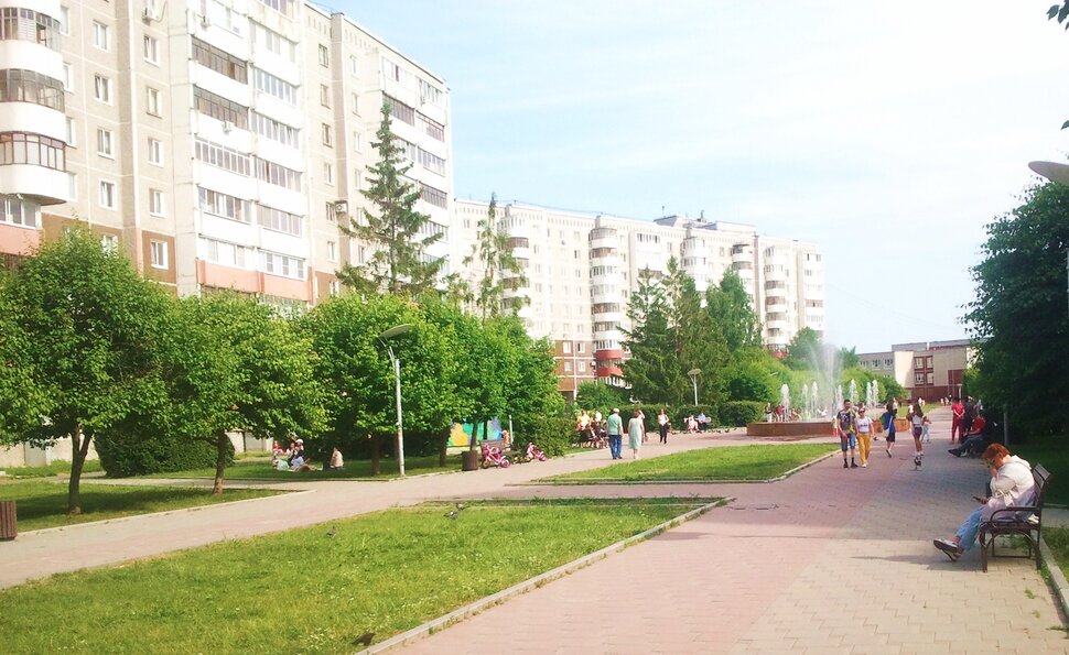 По бульвару