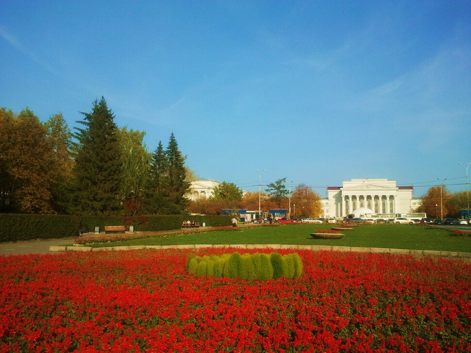 По главному проспекту