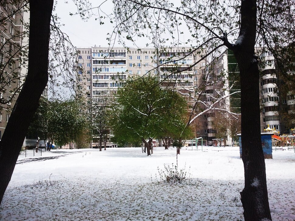 Во дворе