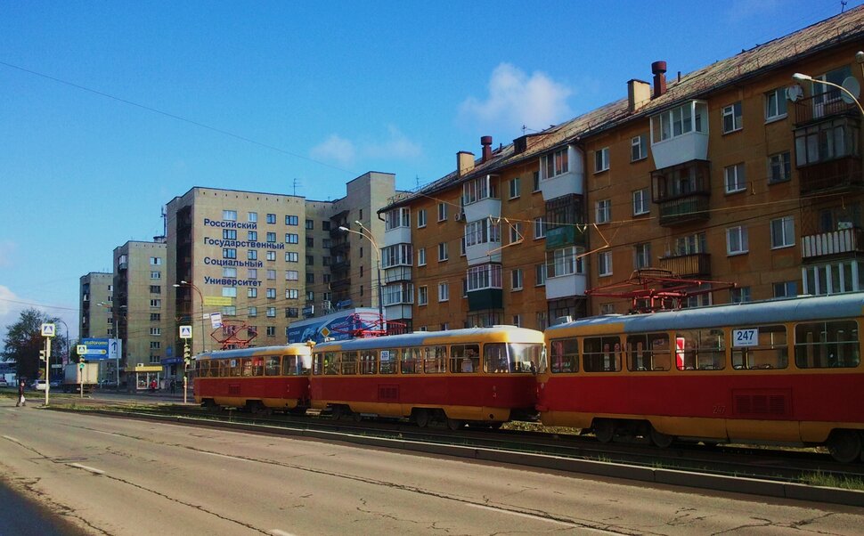 По проспекту