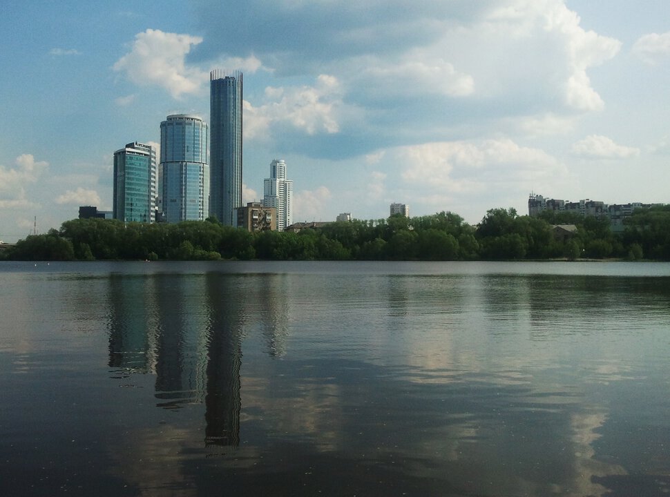 Река и город