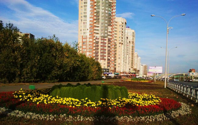 По городу