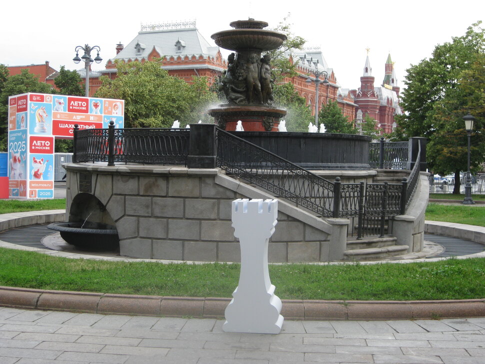 Москва. Фонтан на Театральной