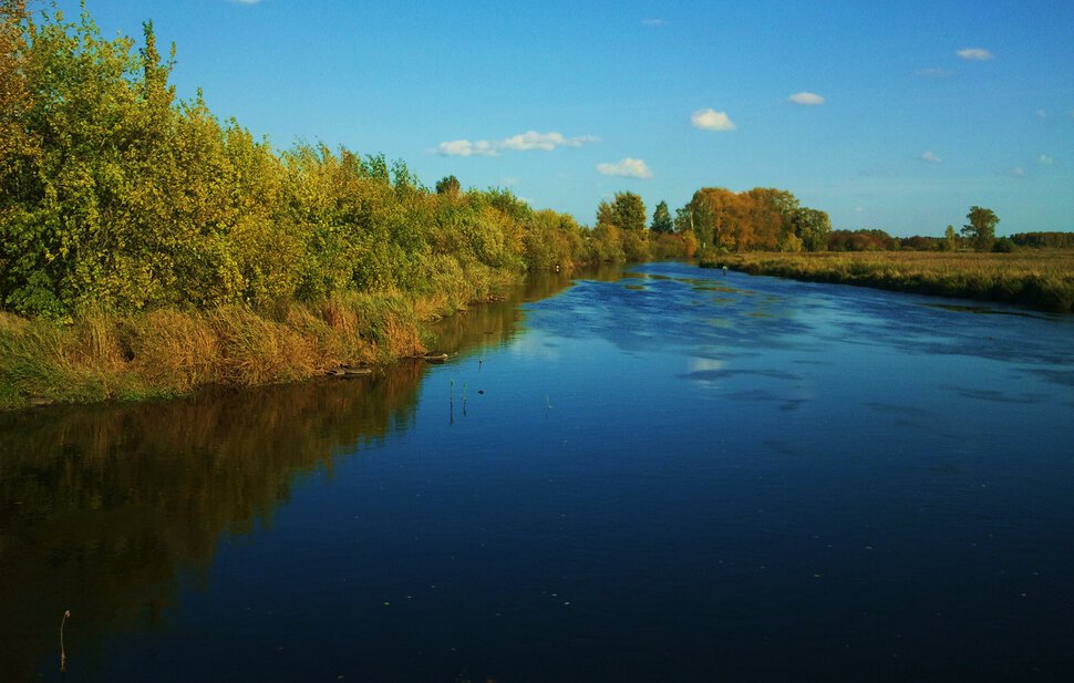 Осенью по реке