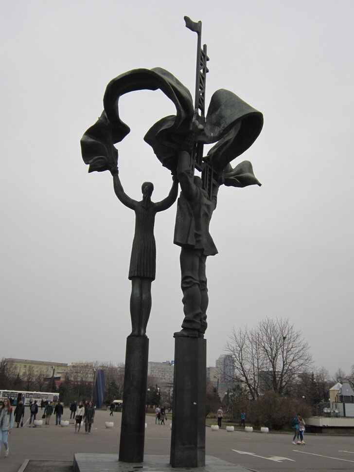 Скульптура советского периода