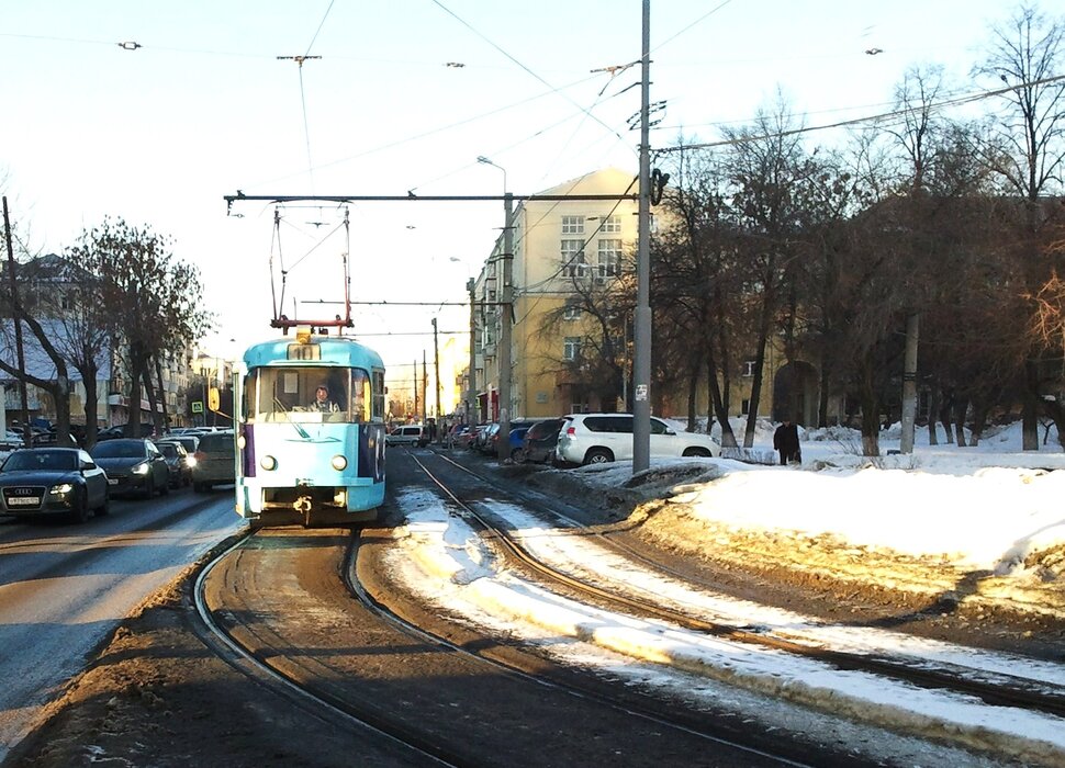 По проспекту