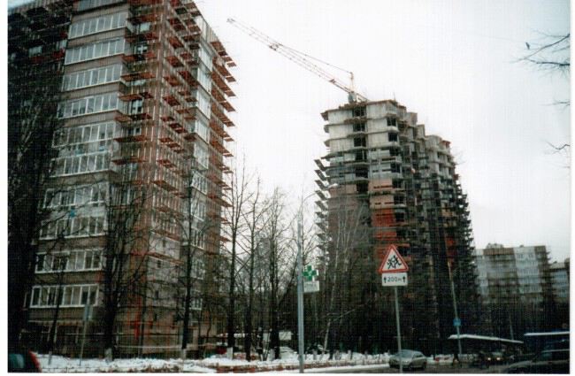 Москва в строительных лесах