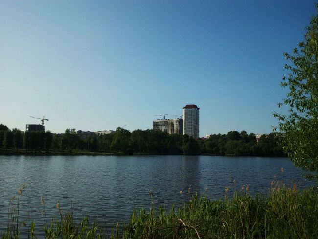 По городу