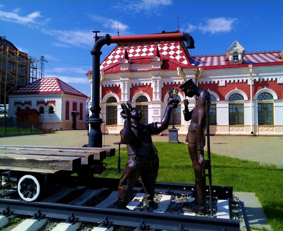 Памятник железнодорожникам