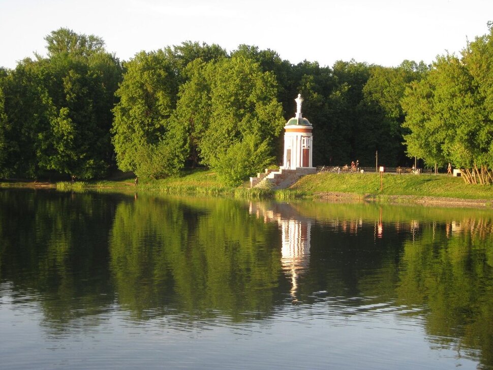 Старинная беседка