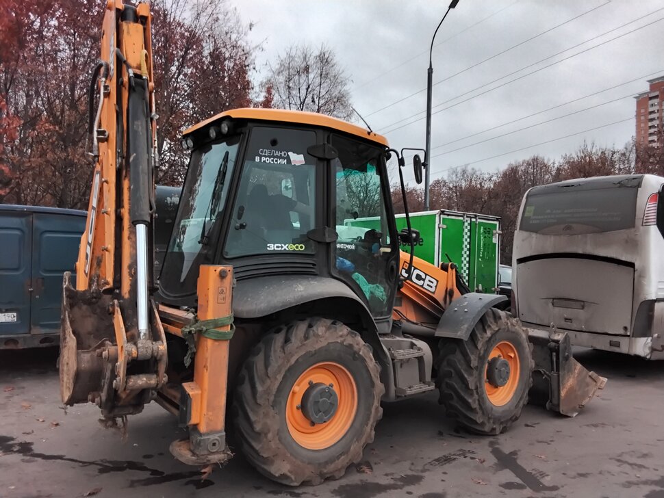 Экскаватор-погрузчик JCB