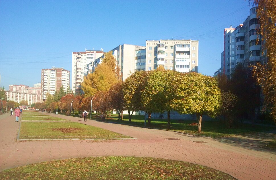 По бульвару