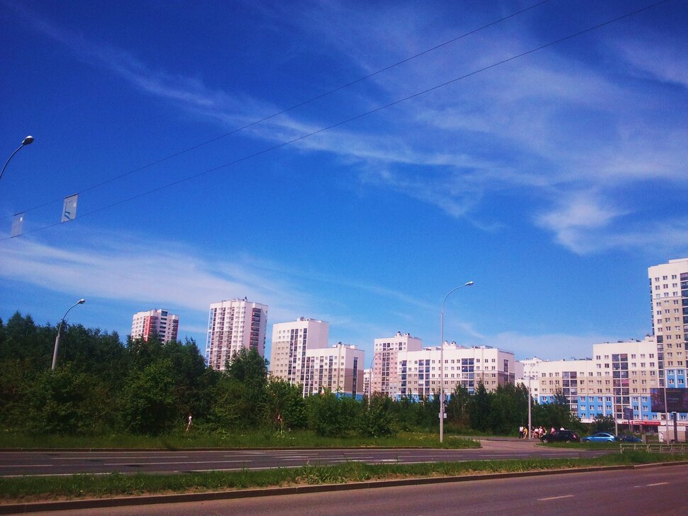 По проспекту