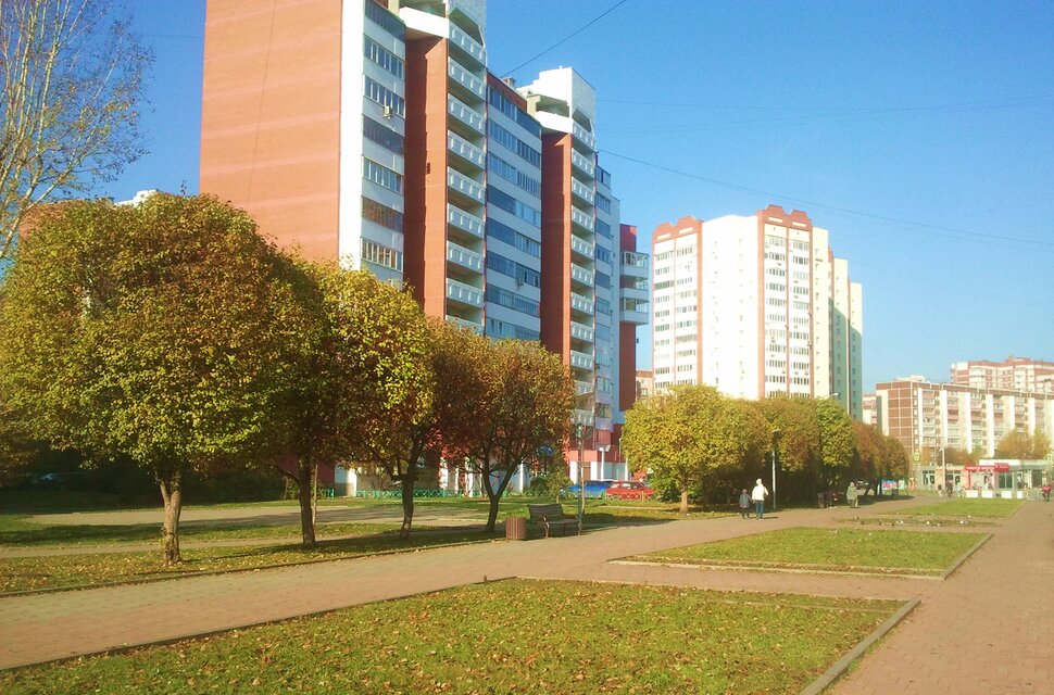 По бульвару в октябре