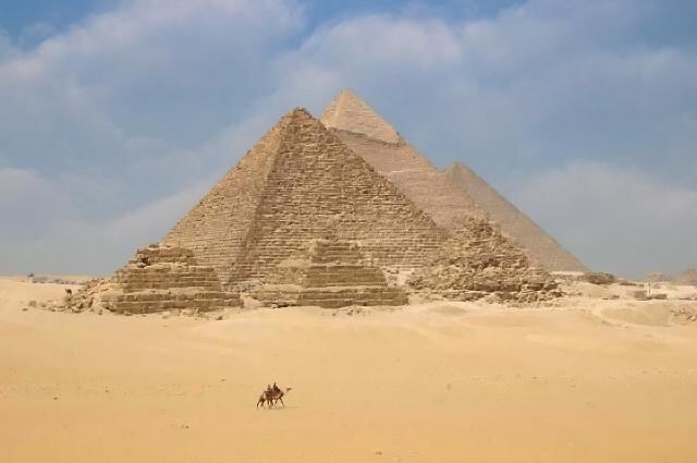 Великие пирамиды Гизы