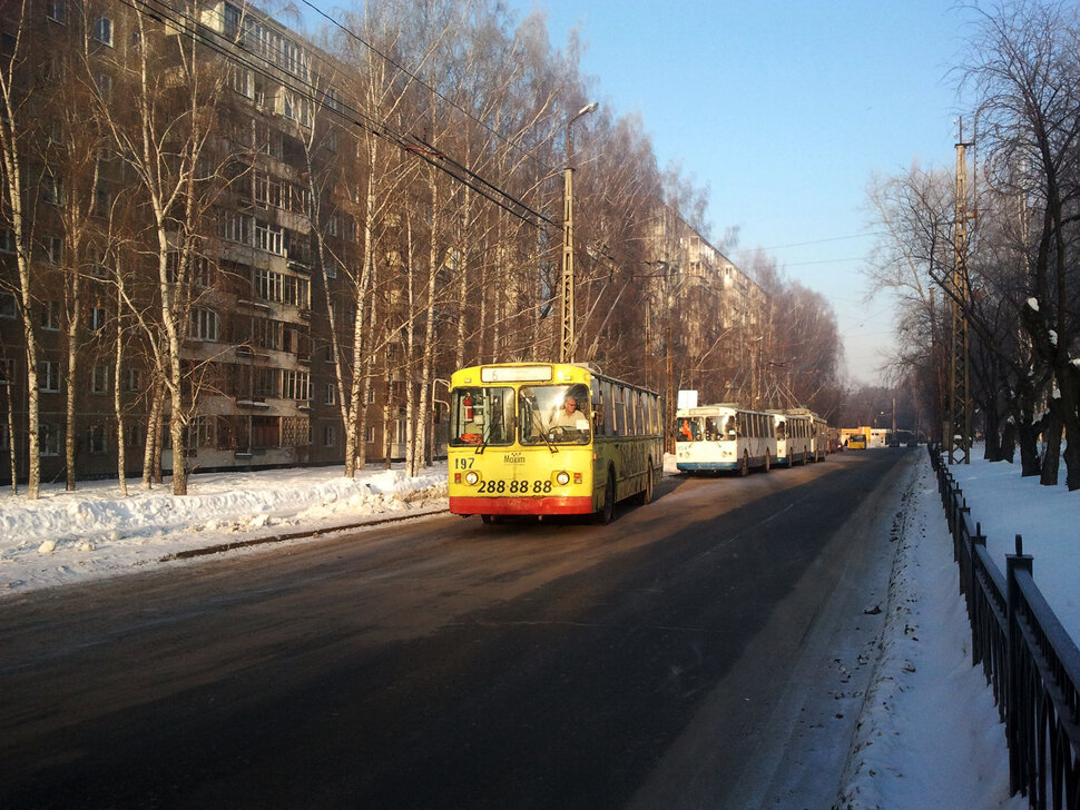 На городской окраине