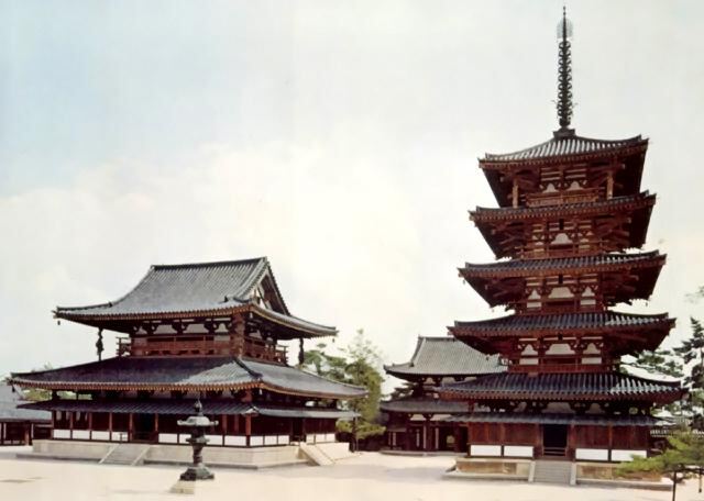 Золотой зал и пагода храма Хорюдзи