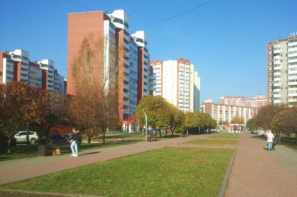 По бульвару