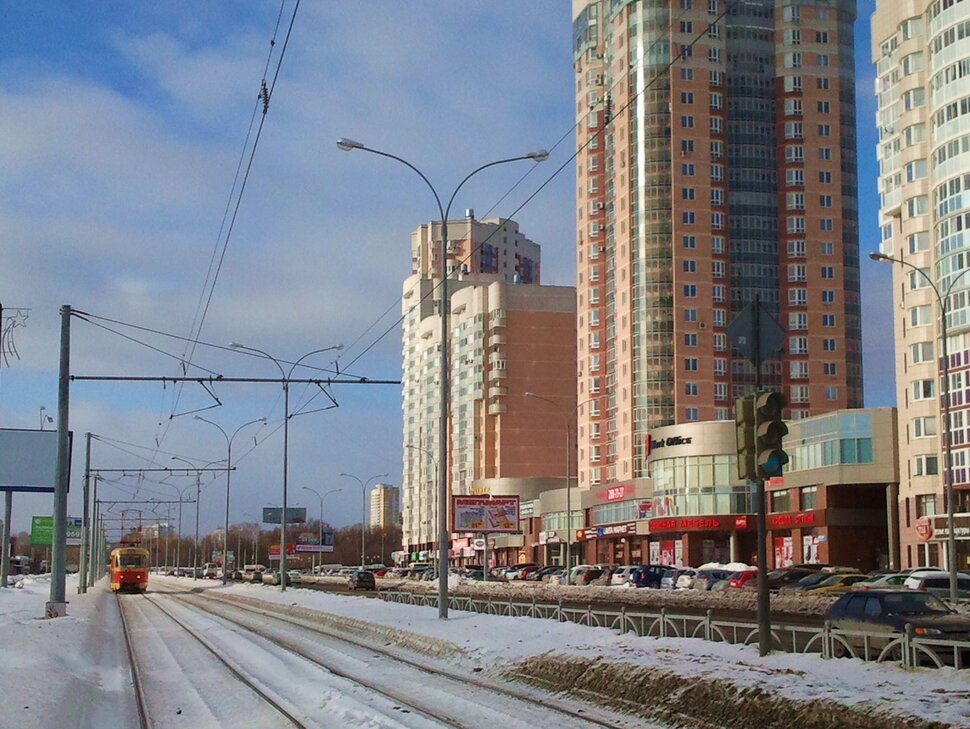 По проспекту