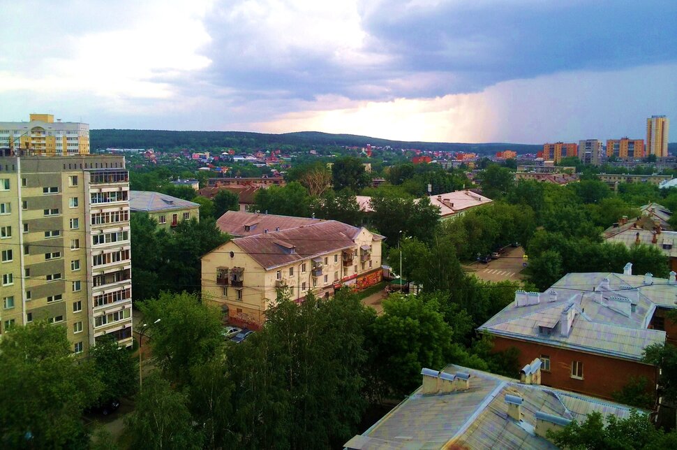 Над городом