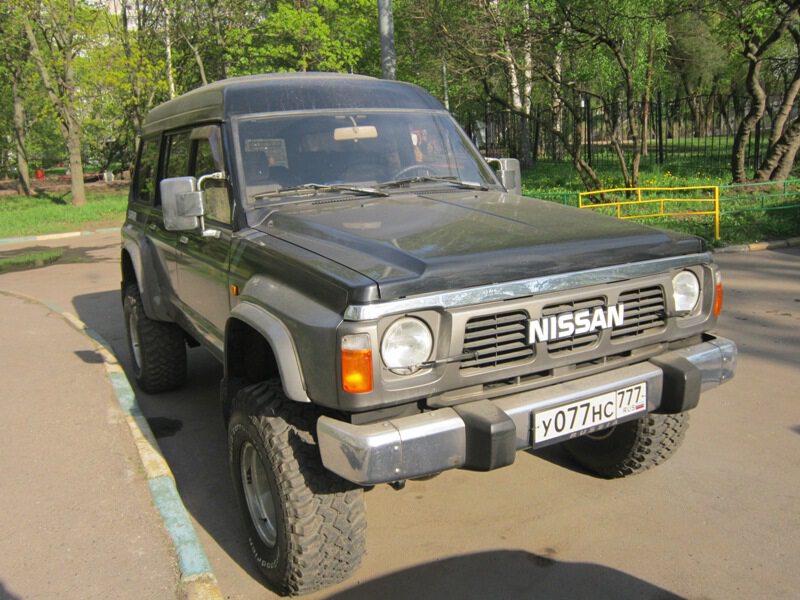 Nissan Safari