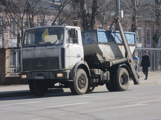 Мусоровоз Минского автозавода