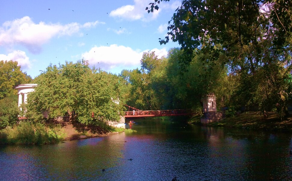 Озерцо с мостиком