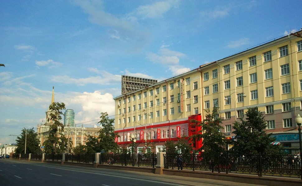 По главному проспекту