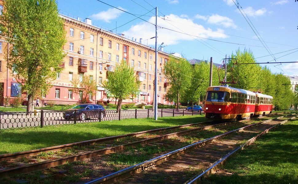 По проспекту