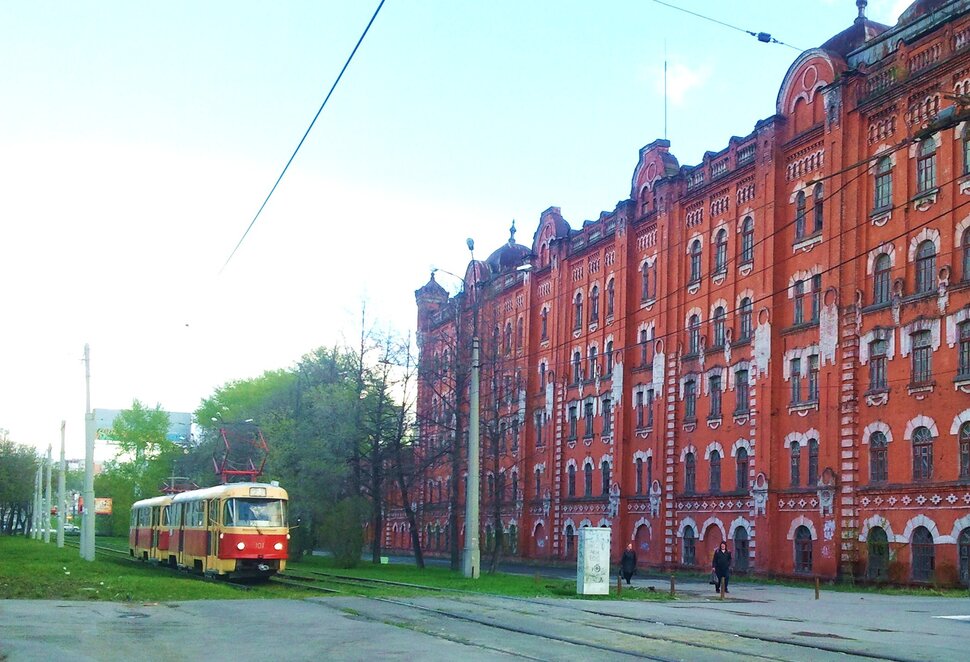 По проспекту