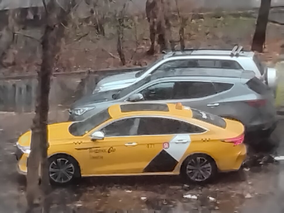 Три автомобиля