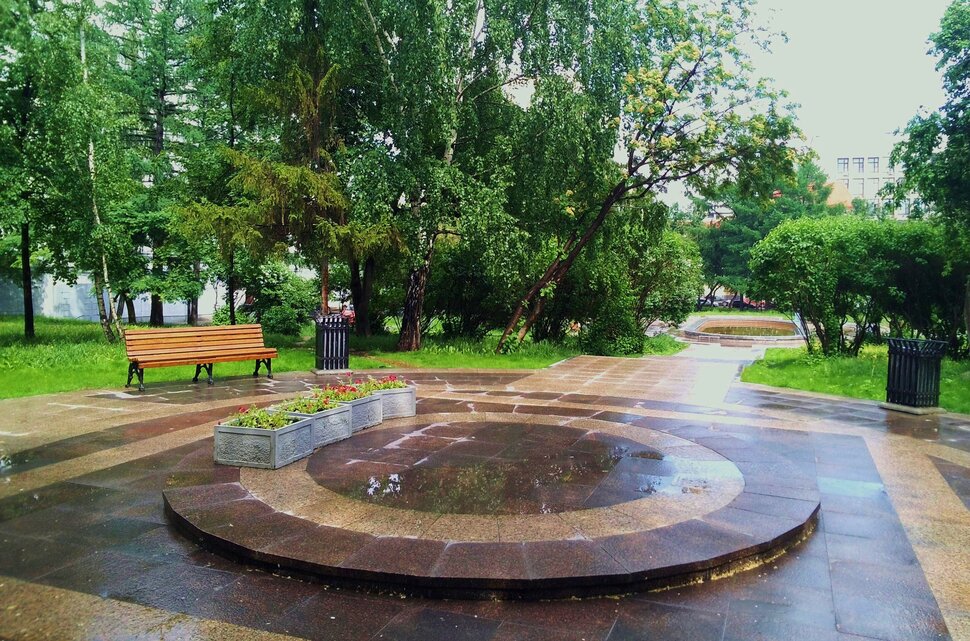 В сквере