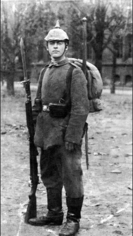 Двадцатилетний Э. М. Ремарк. 1915 г